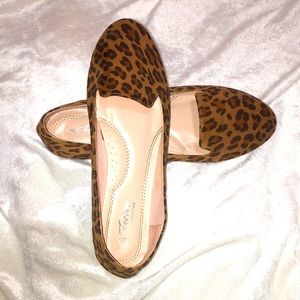 Women’s flat cheetah shoes